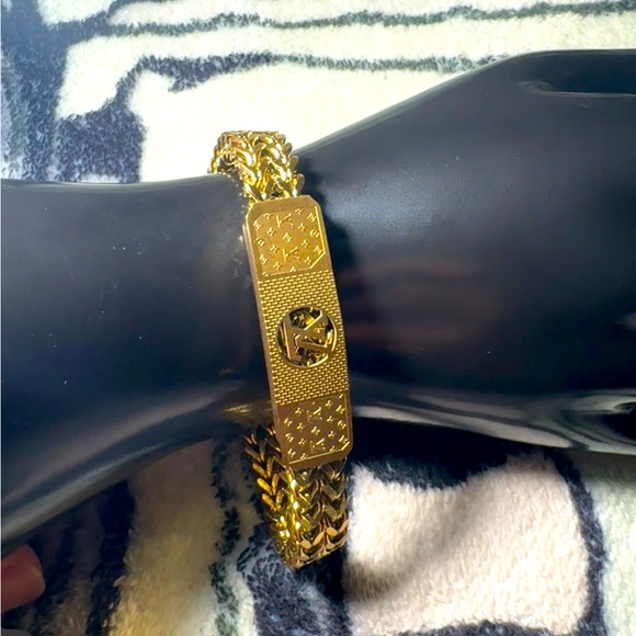 DESIGNER BRACELET